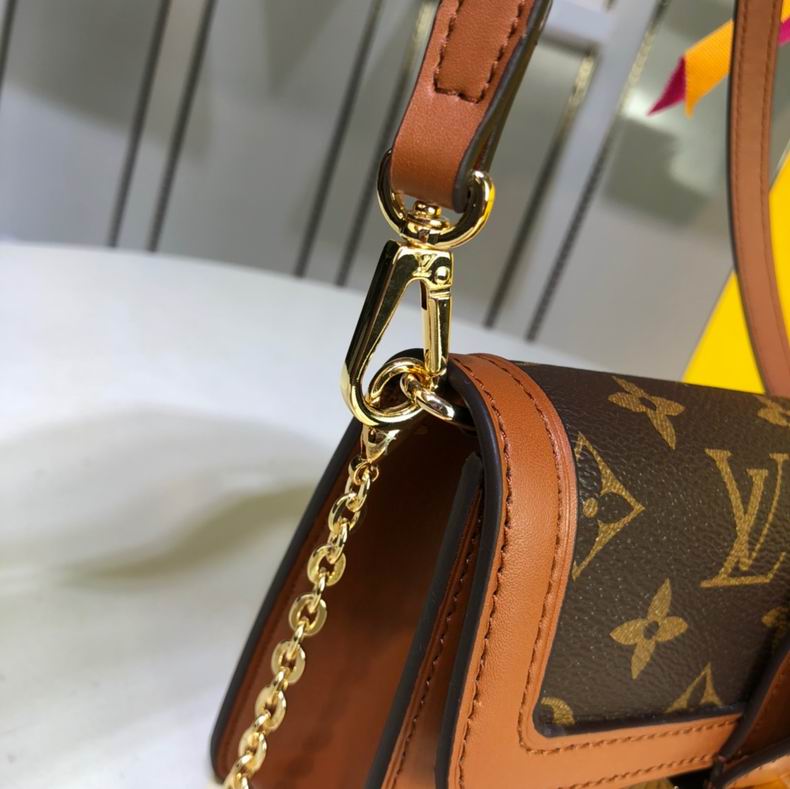 LV BAG Dauphine M68746 19x12x5cm