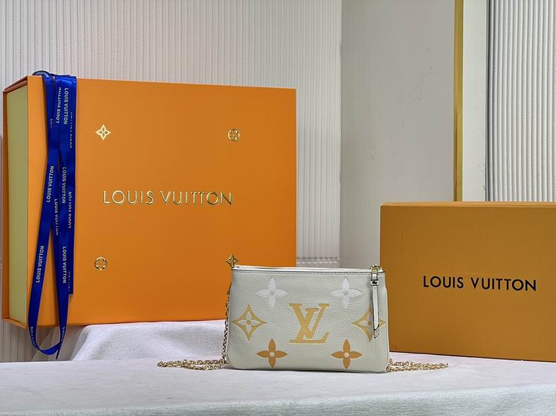 LV BAG Pochette Metis M69203 20x12.5x3 cm cs