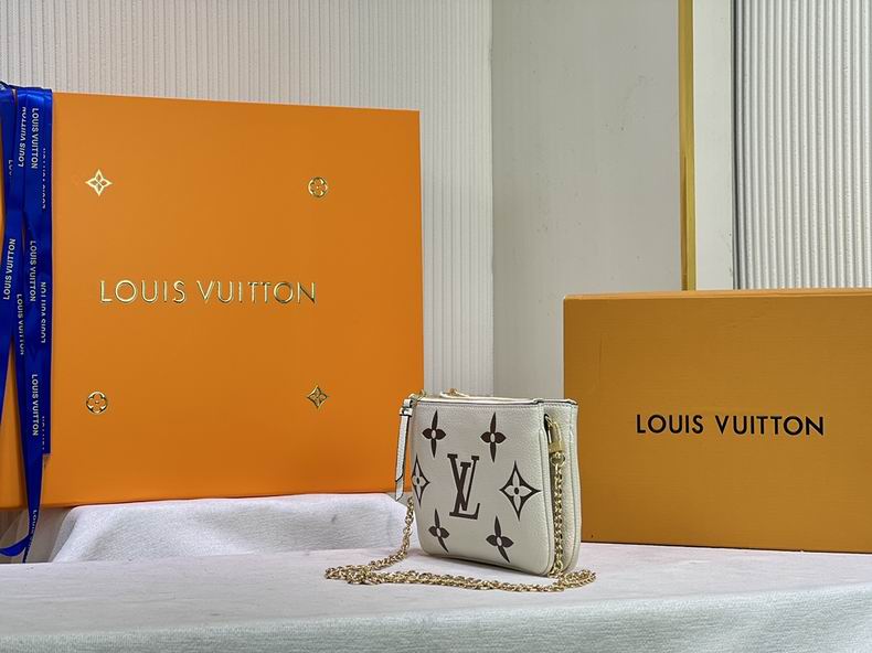 LV BAG Pochette Metis M69203 20x12.5x3 cm cs