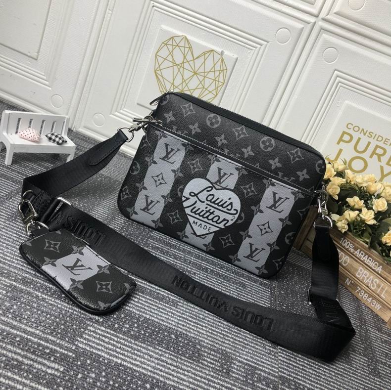 LV BAG Pochette Metis M69443 25x18x4 cm cs