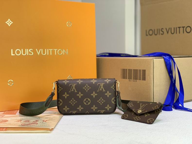 LV BAG Pochette Metis M8009 17x9.6x3.5 cm cs