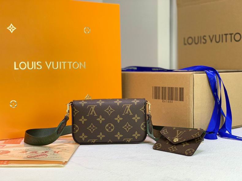 LV BAG Pochette Metis M80091 17x9.6x3.5 cm