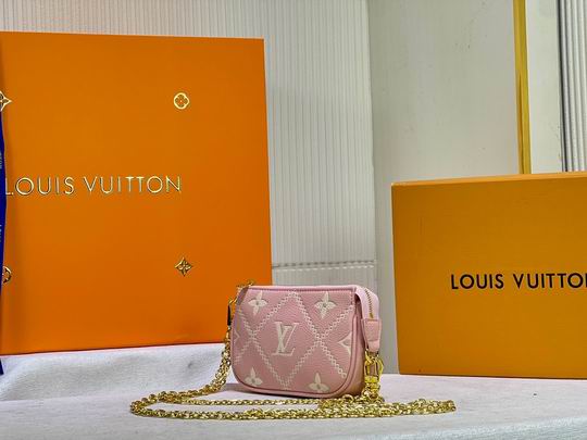 LV BAG Mini Pochette Acc M81140 15.5x10.5x4cm