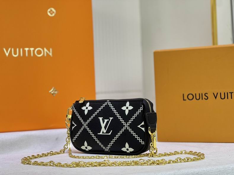 LV BAG Mini Pochette Acc M81140 15.5x10.5x4cm cs 