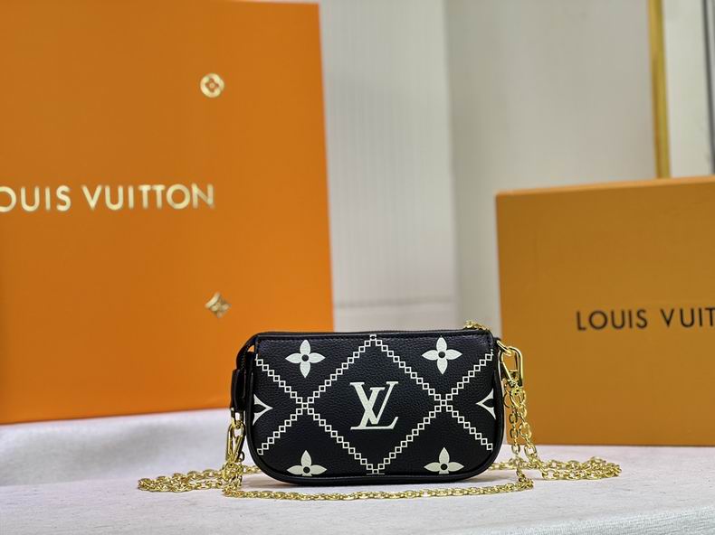 LV BAG Mini Pochette Acc M81140 15.5x10.5x4cm cs 