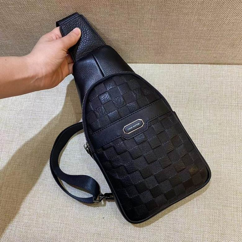 LV Chest pack 1003660 17X29X5cm 051412 XM