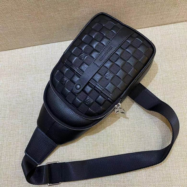 LV Chest pack 1003669 17X29X5cm 051413 XM