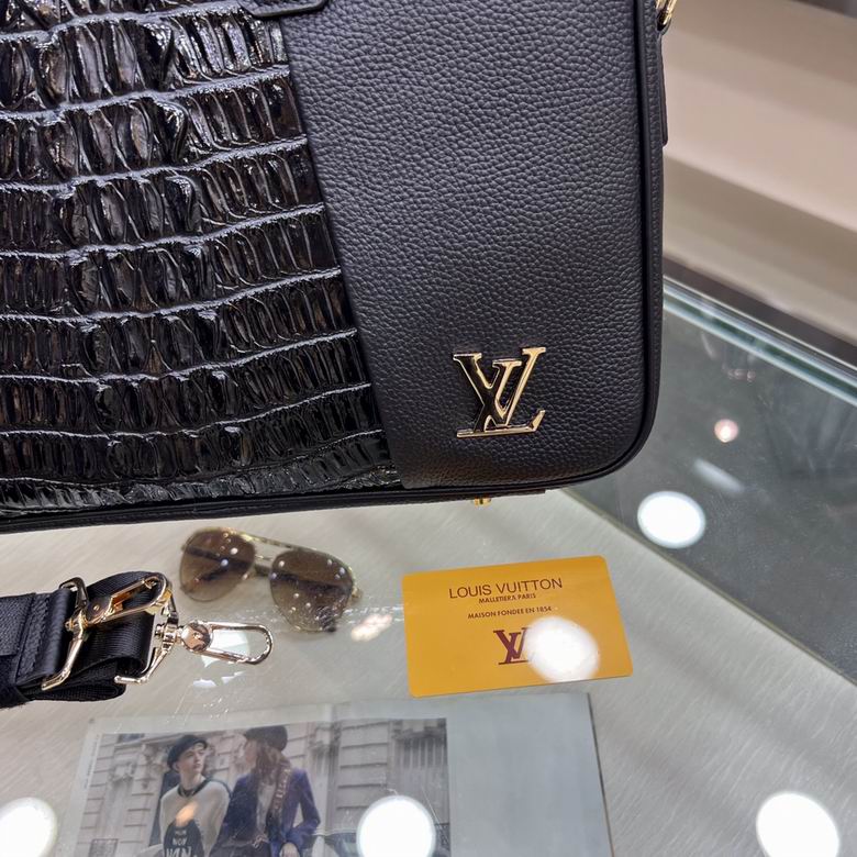 LV briefcase 1022682 38X6.5X29cm XM