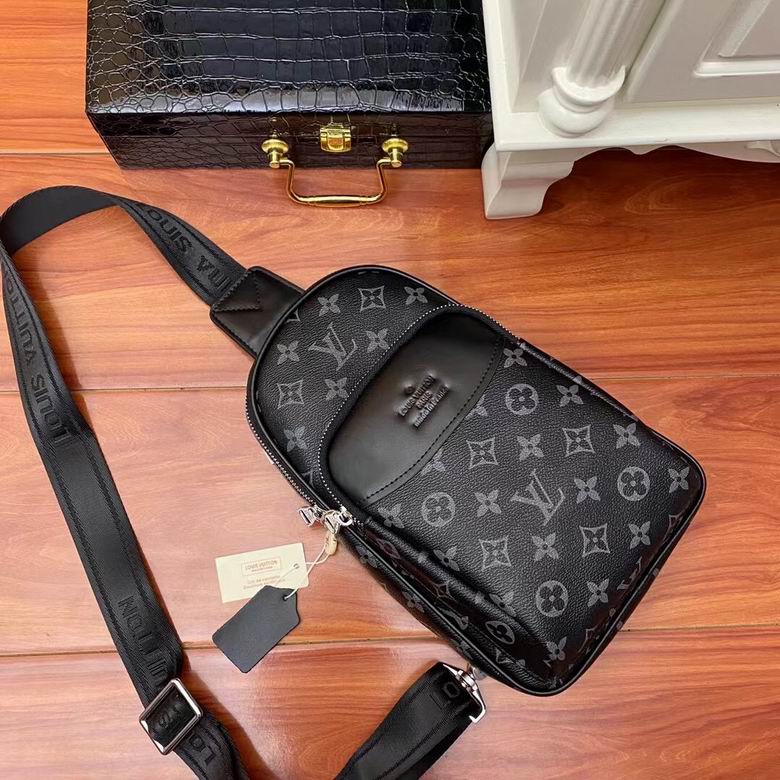 LV Chest pack 1027466 28X18X11cm XM-1