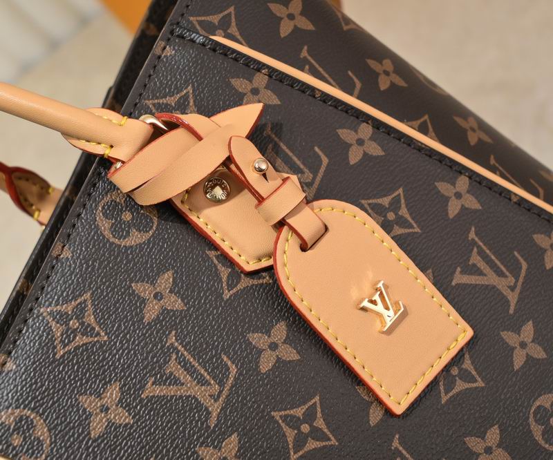 LV BAG Spring Street 49588 28x24x12cm ss