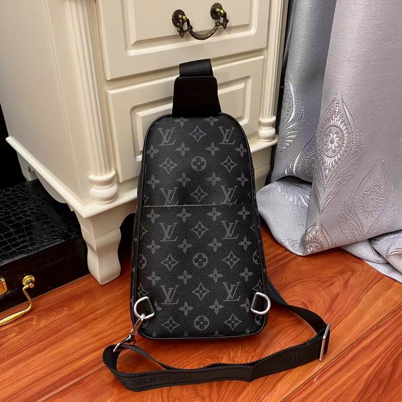 LV Chest pack 583860 28X18X11cm XM