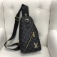 LV Chest pack 733904 28X20X6cm WP