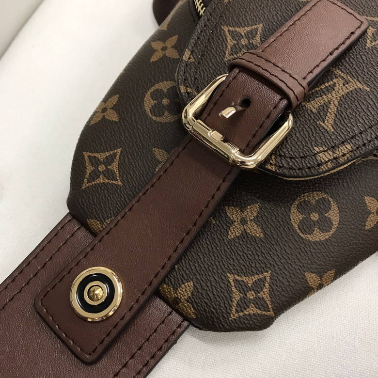 LV Chest pack 733904 28X20X6cm WP