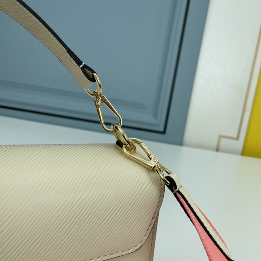 LV BAG Twist 790637 23x8x8cm