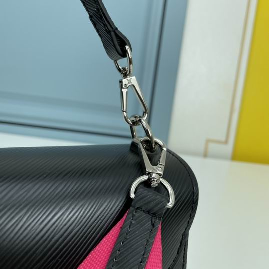 LV BAG Twist 790637 23x8x8cm