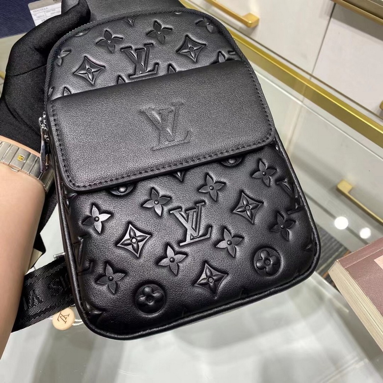 LV Chest pack 843381 29X17X7cm XM