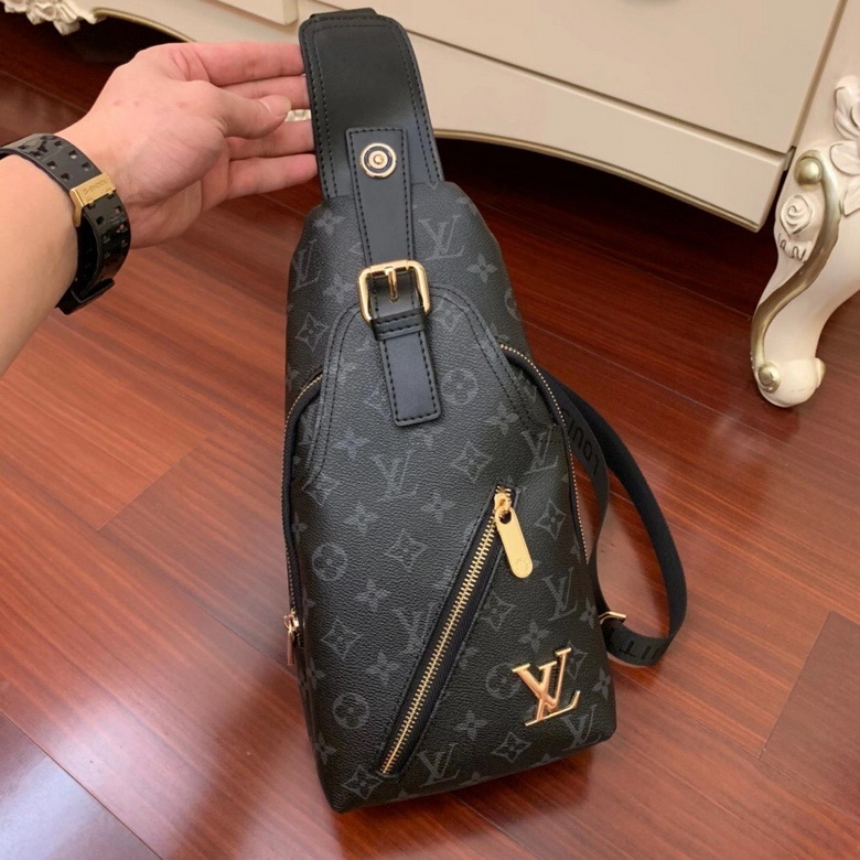 LV Chest pack 875320 33X18X8cm WP