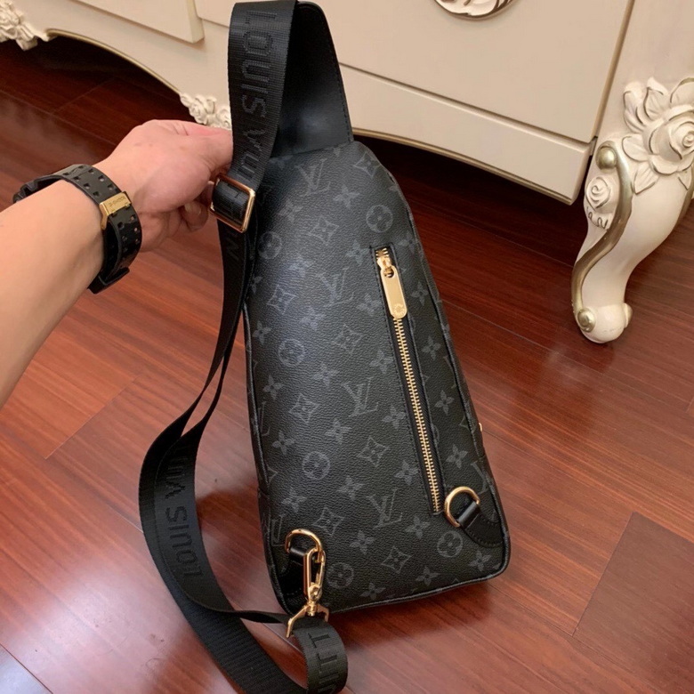 LV Chest pack 875320 33X18X8cm WP