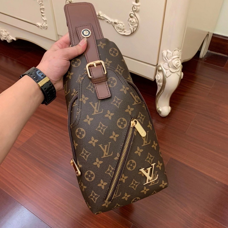 LV Chest pack 875320 33X18X8cm WP