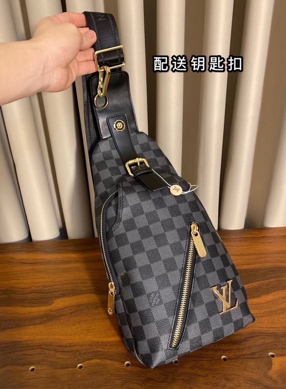 LV Chest pack 875320 33X18X8cm WP