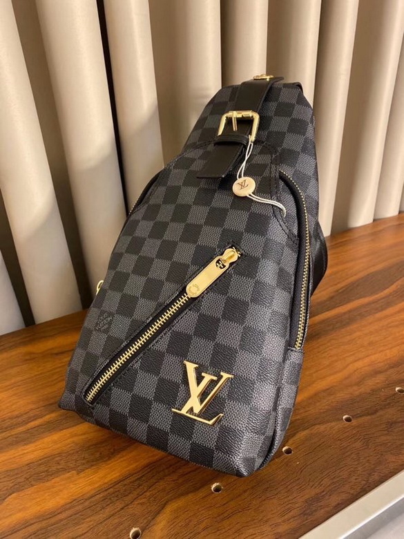 LV Chest pack 875320 33X18X8cm WP