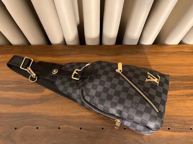 LV Chest pack 875320 33X18X8cm WP