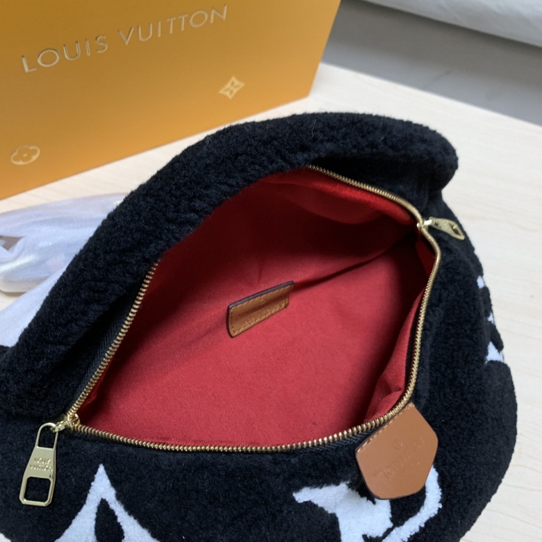 LV Chest pack 875705  37X14X13cm