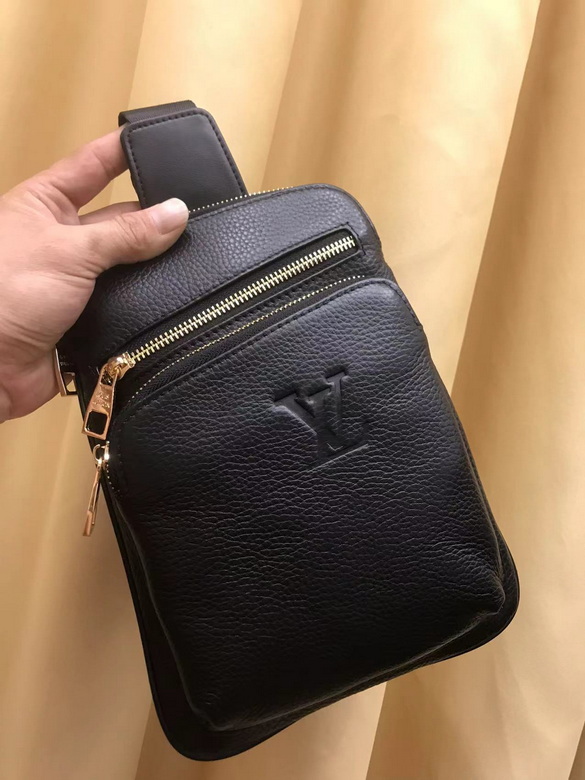 LV Chest pack 884909 26X19cm