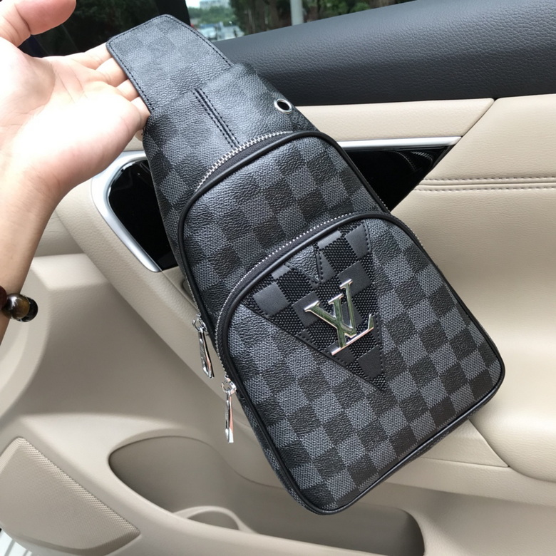 LV Chest pack 885179 29-16-6cm