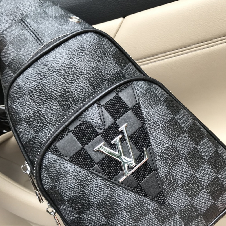 LV Chest pack 885179 29-16-6cm