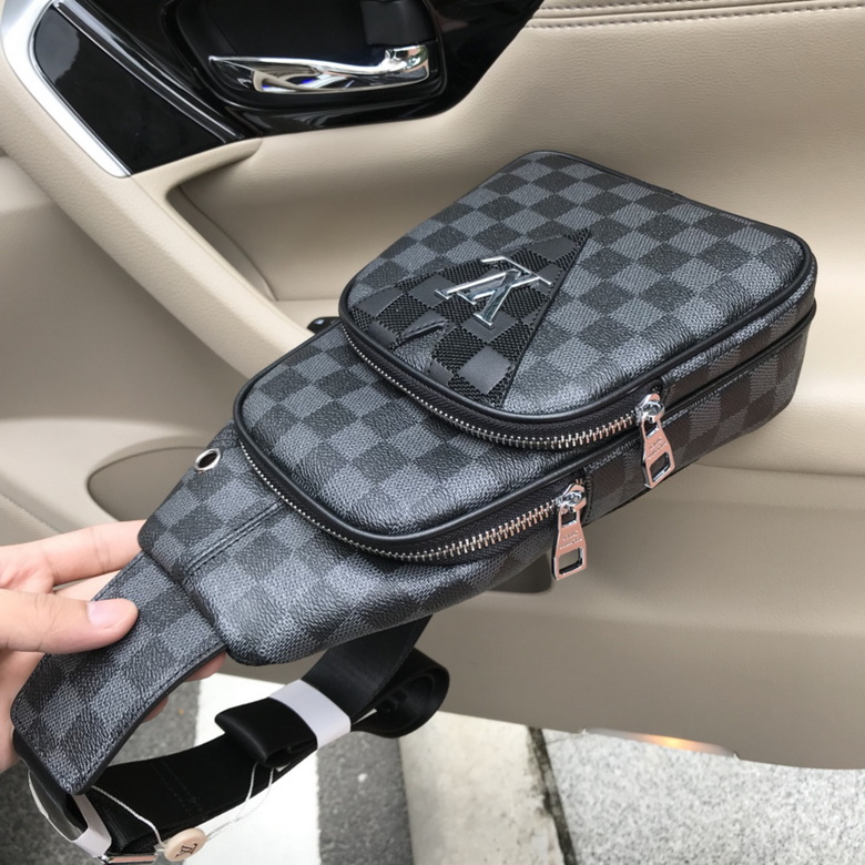 LV Chest pack 885179 29-16-6cm