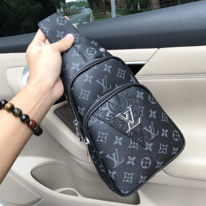 LV Chest pack 885179 29-16-6cm