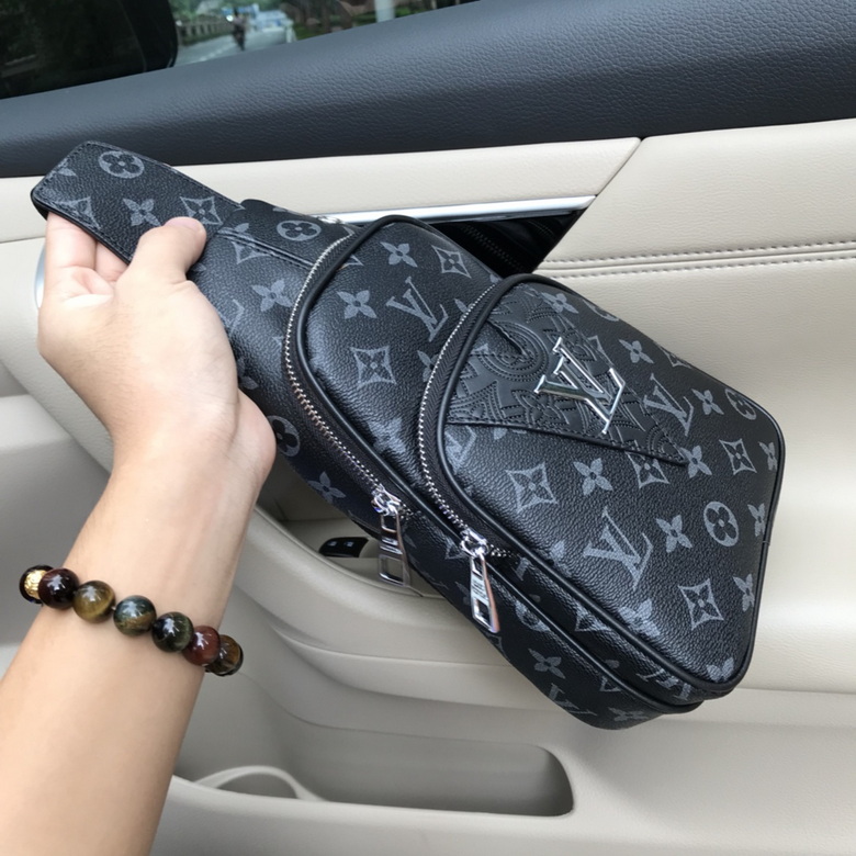 LV Chest pack 885179 29-16-6cm