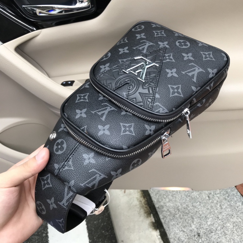 LV Chest pack 885179 29-16-6cm