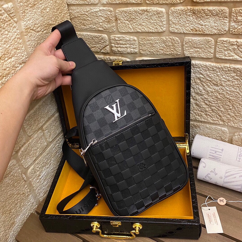 LV Chest pack 904023 32X18X8cm