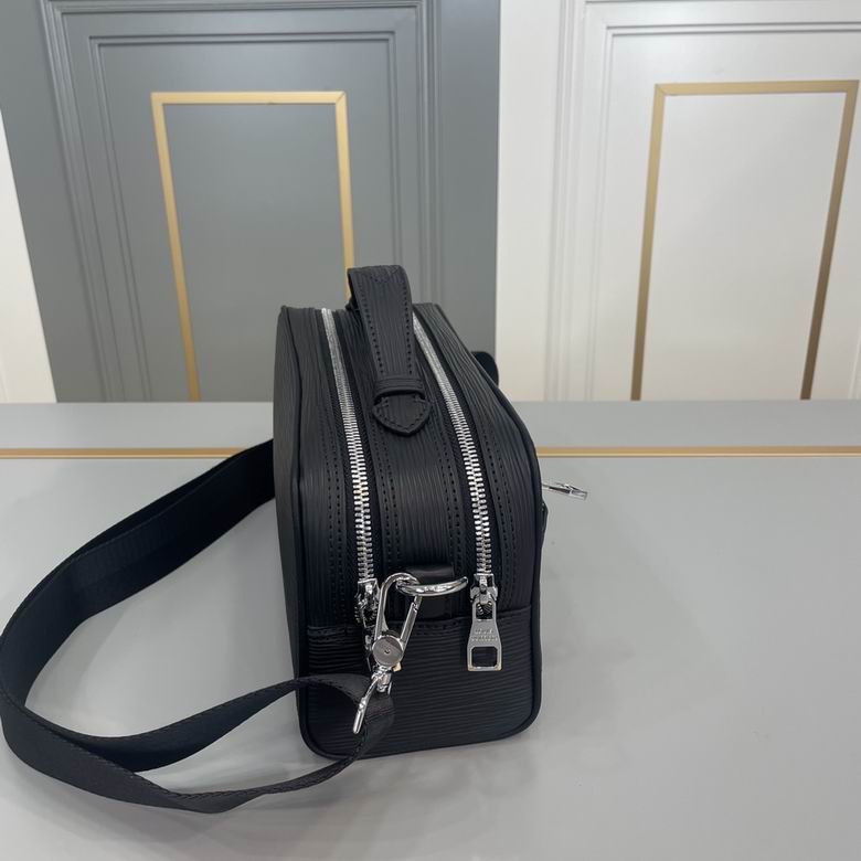 LV Chest pack 925303 25X14X11cm WP