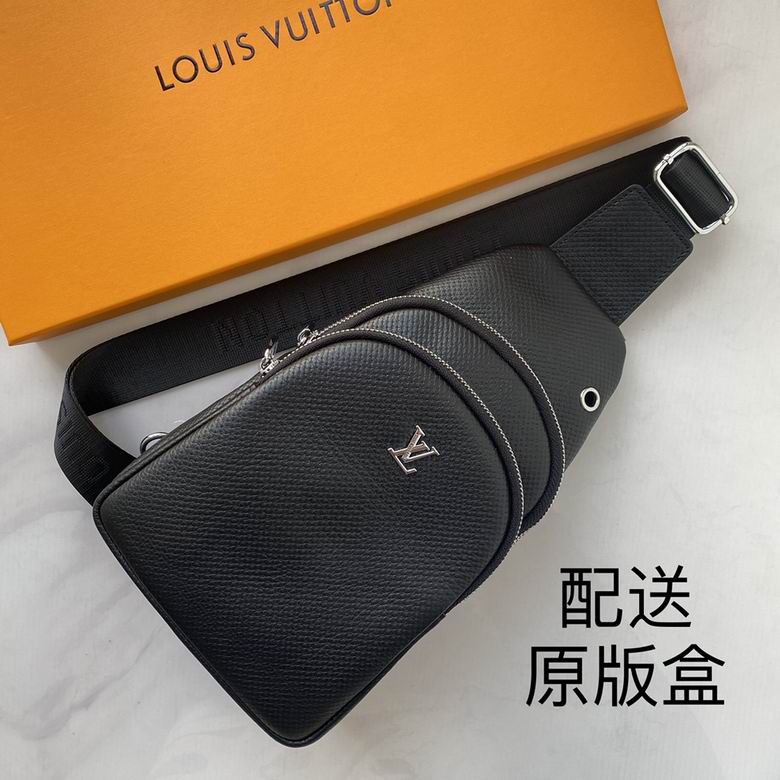 LV Chest pack 992023 29X17X6.5cm WP