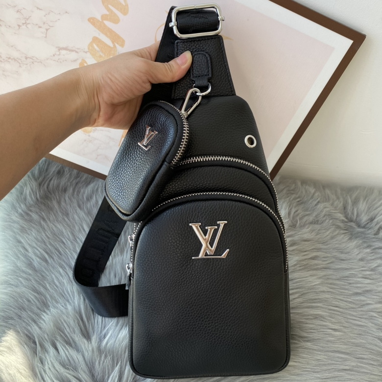 LV Chest pack L6095 28X17X5cm WP