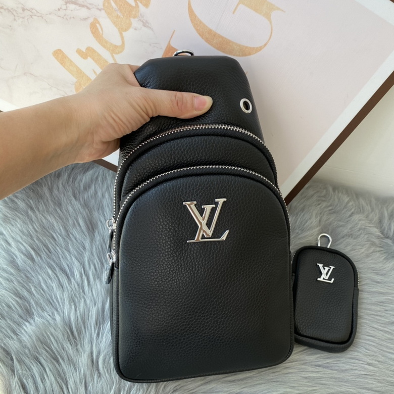 LV Chest pack L6095 28X17X5cm WP