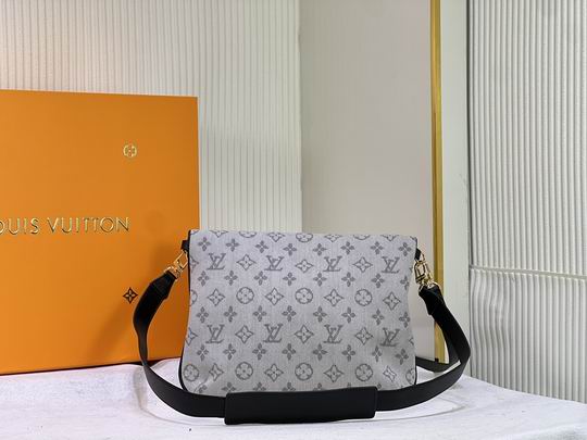 LV BAG Vintage M20518 32x28cm cs