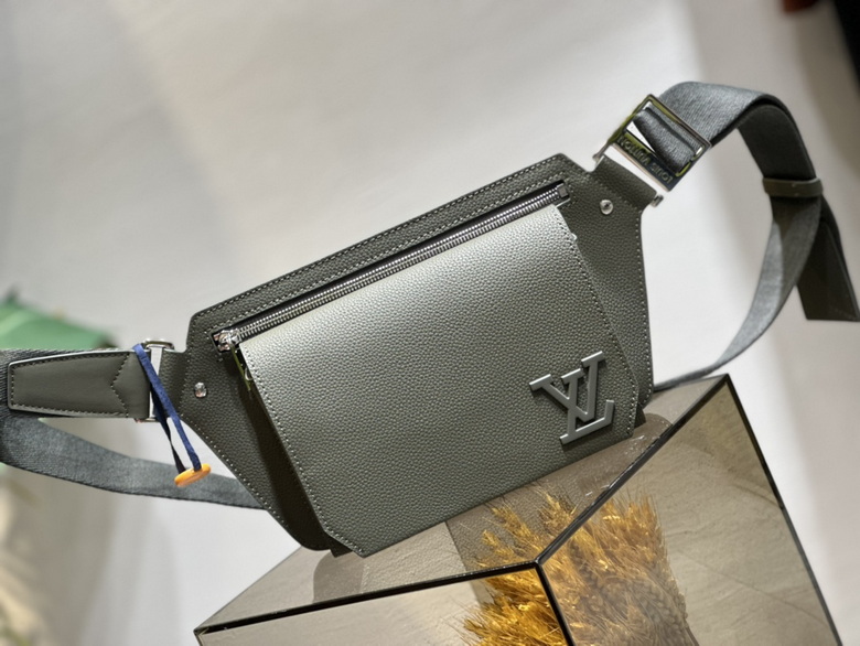 LV Chest pack M21364 30X16X3cm XM