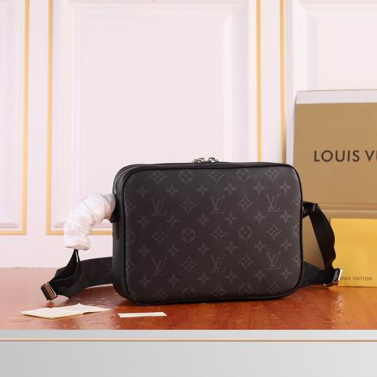 LV BAG Outdoor M30233 26x20x10cm ww