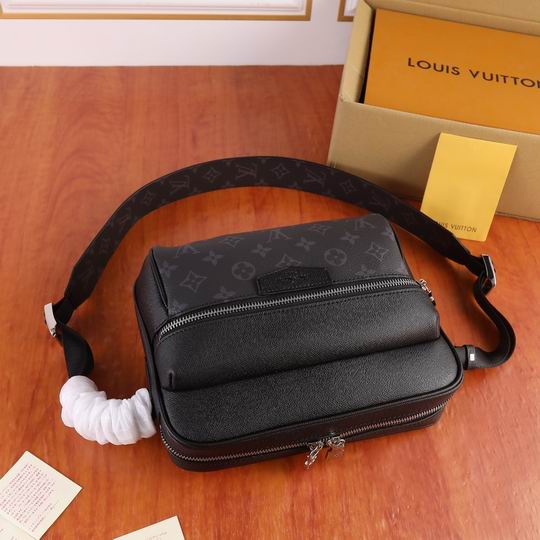 LV BAG Outdoor M30233 26x20x10cm ww