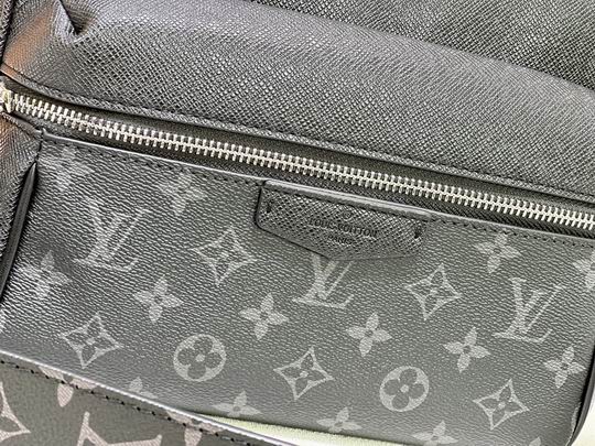 LV BAG Outdoor M30233 29.5x20x10.5cm cs1