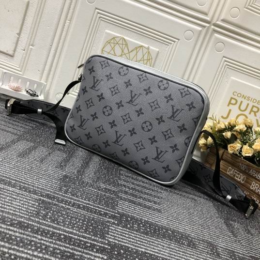 LV BAG Outdoor M30233 29.5x20x10.5cm cs1