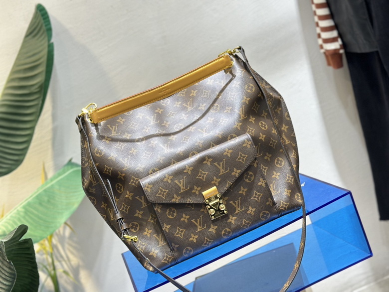 LV Bags Men M40781 32X36X14cm XM