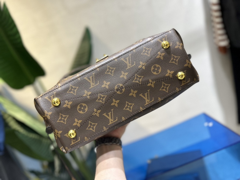 LV Bags Men M40781 32X36X14cm XM