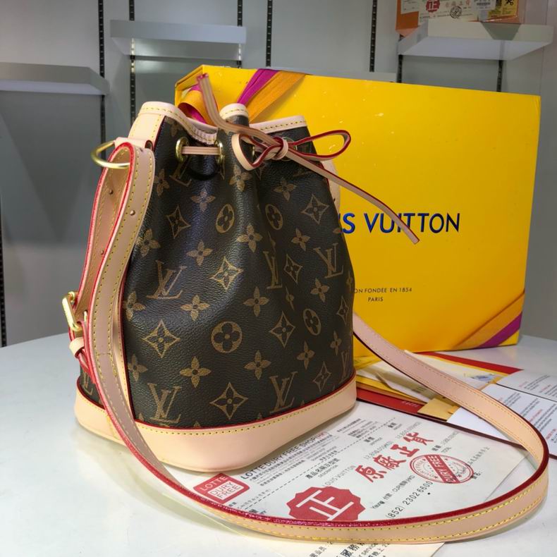 LV Bucket bag M40817