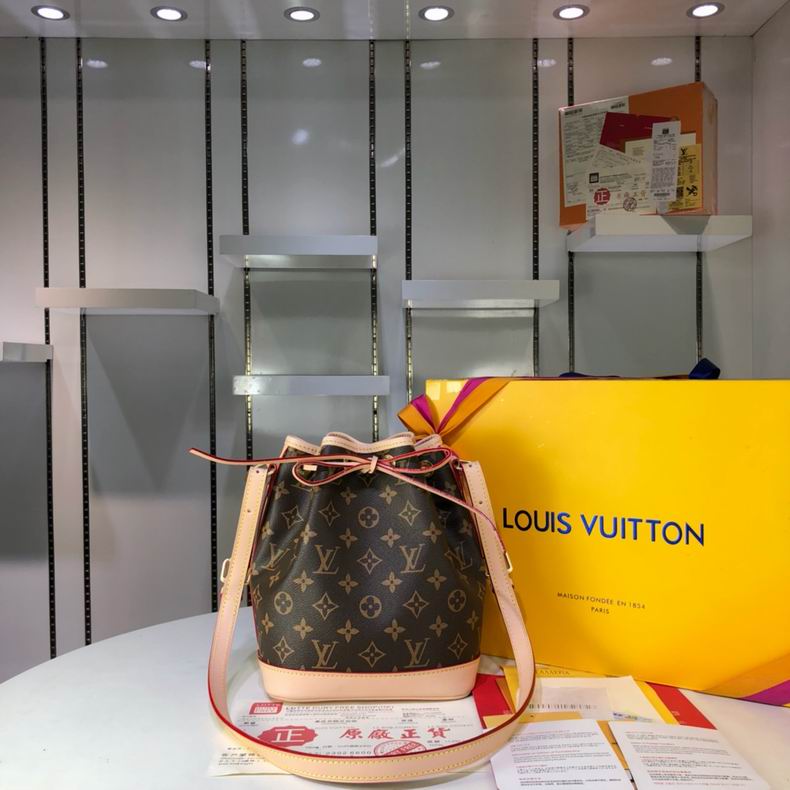 LV Bucket bag M40817