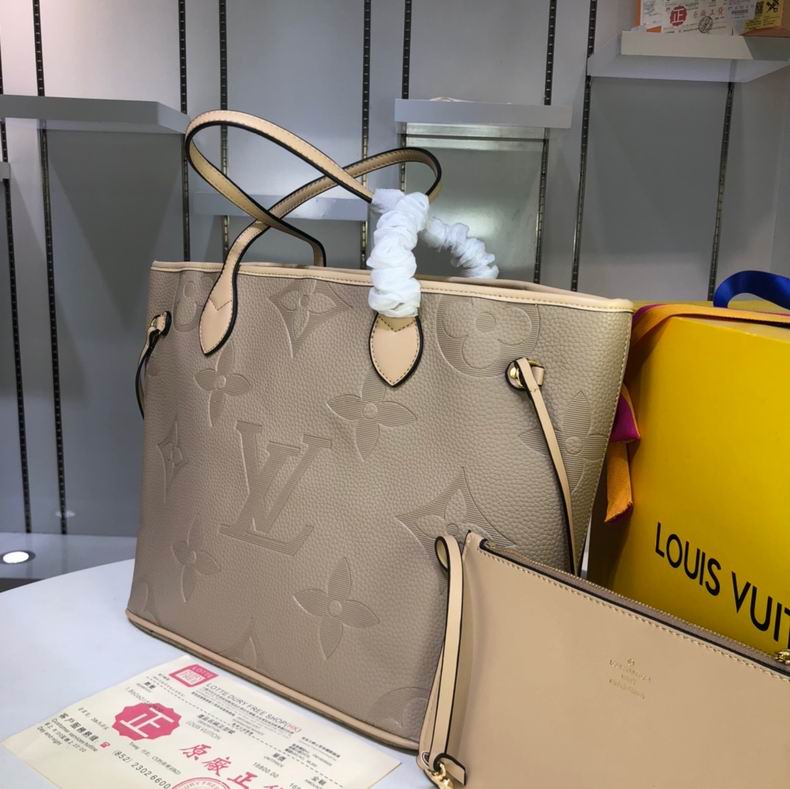 LV BAG Neverfull M4099 32x29x17 cm cs